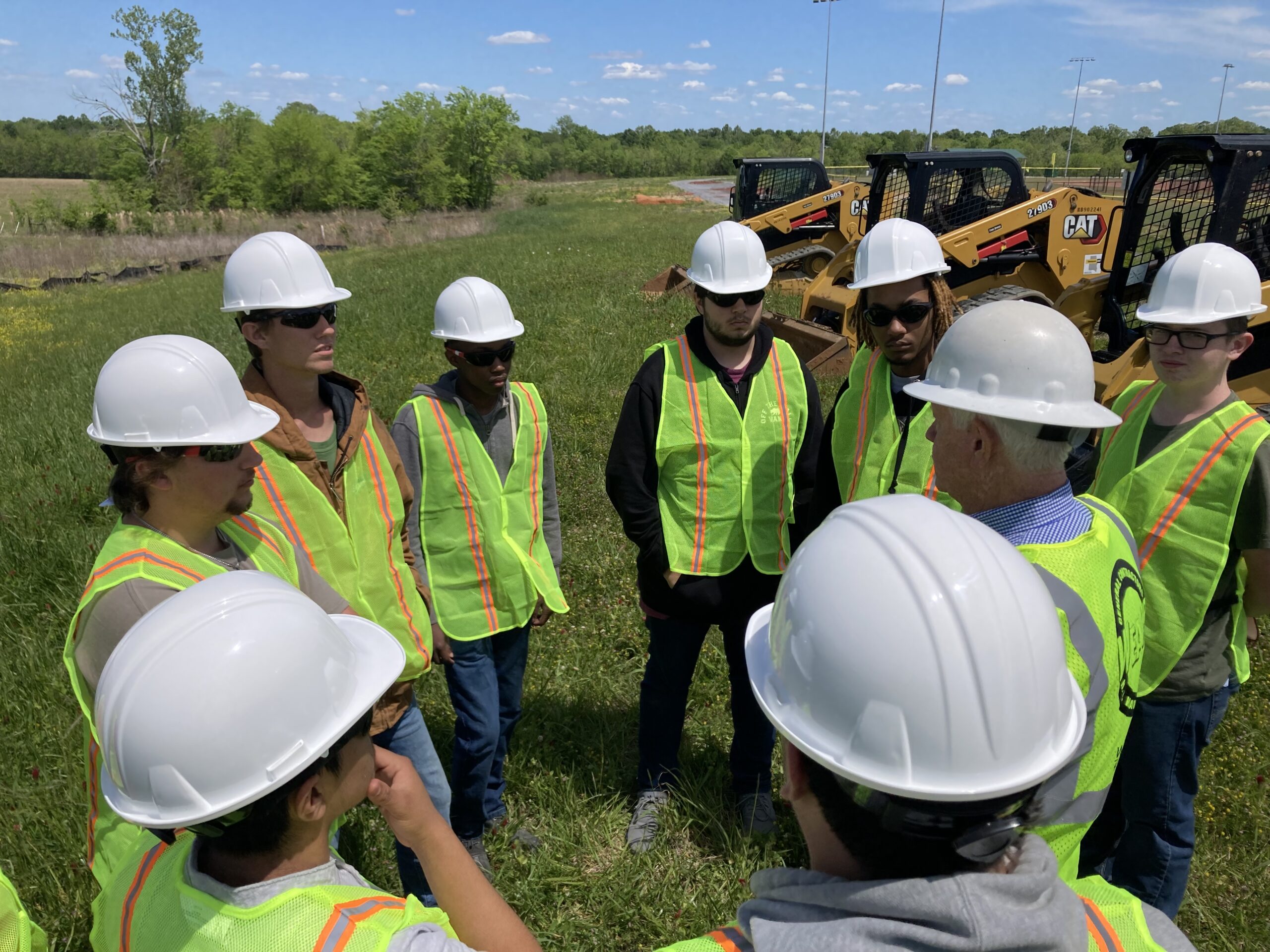 South Alabama University Empowers High Schoolers Through Community Service - gp9mlu3